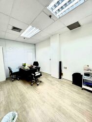North Bridge Centre (D7), Office #537977161